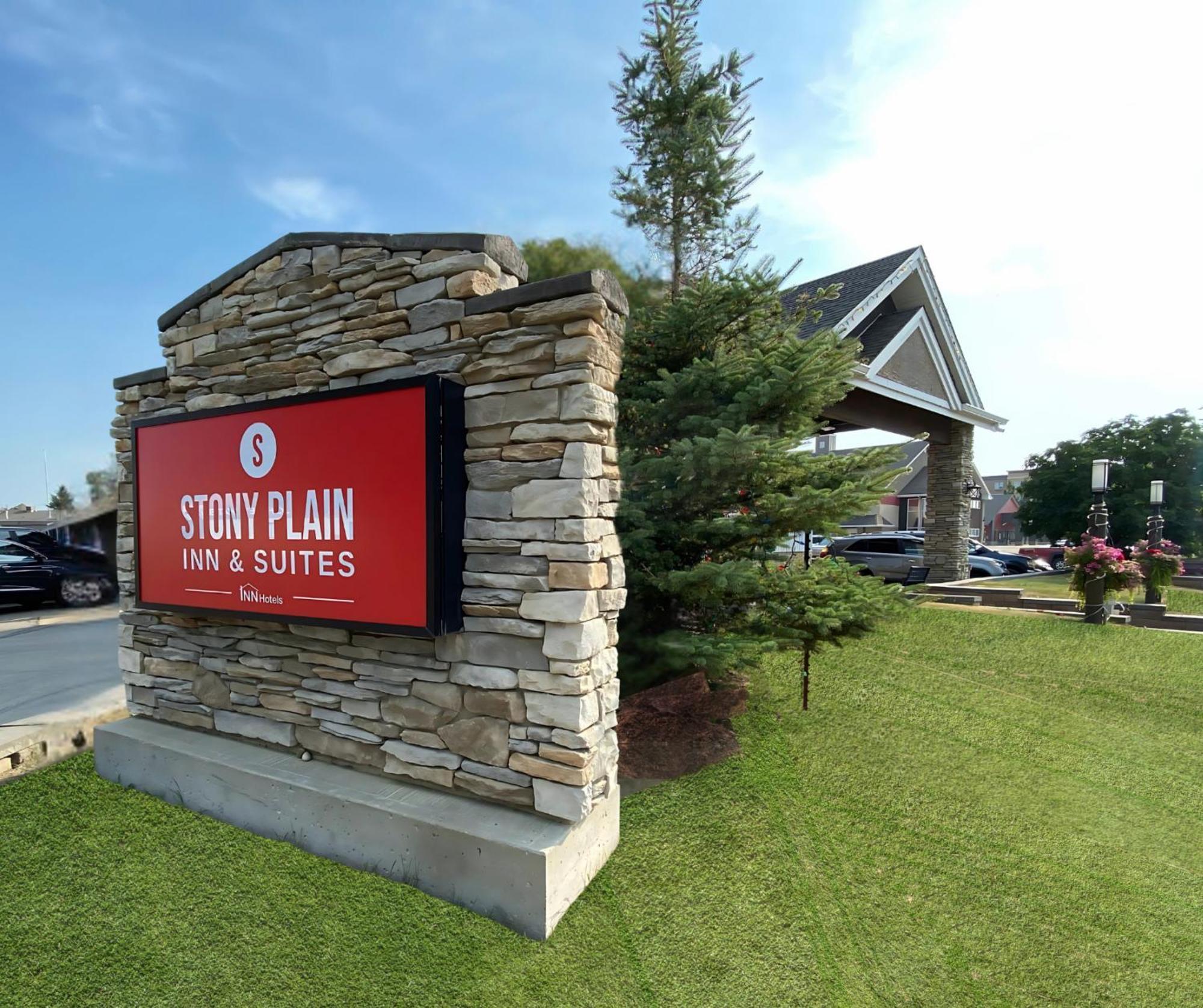 Stony Plain Inn & Suites Екстериор снимка