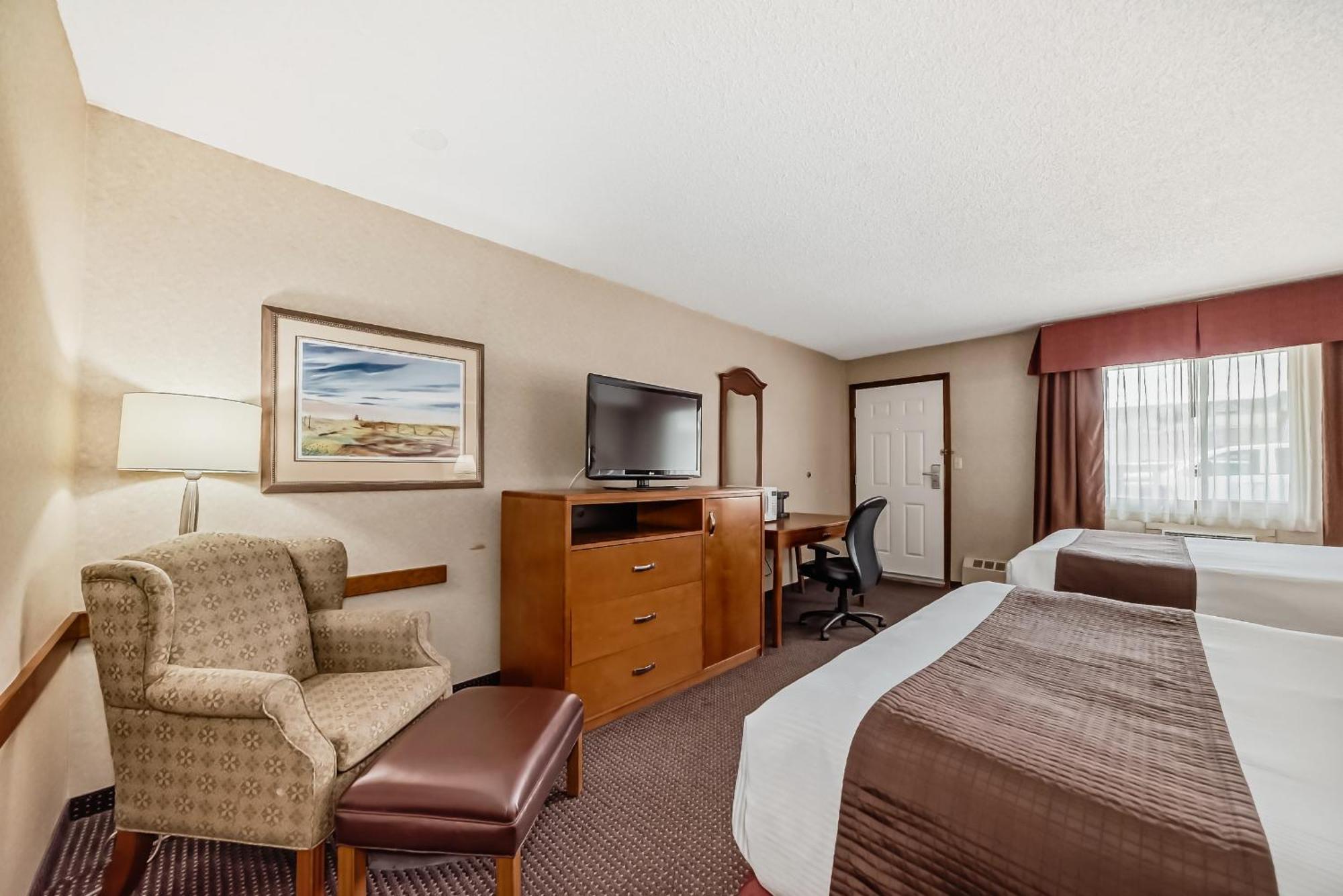 Stony Plain Inn & Suites Екстериор снимка