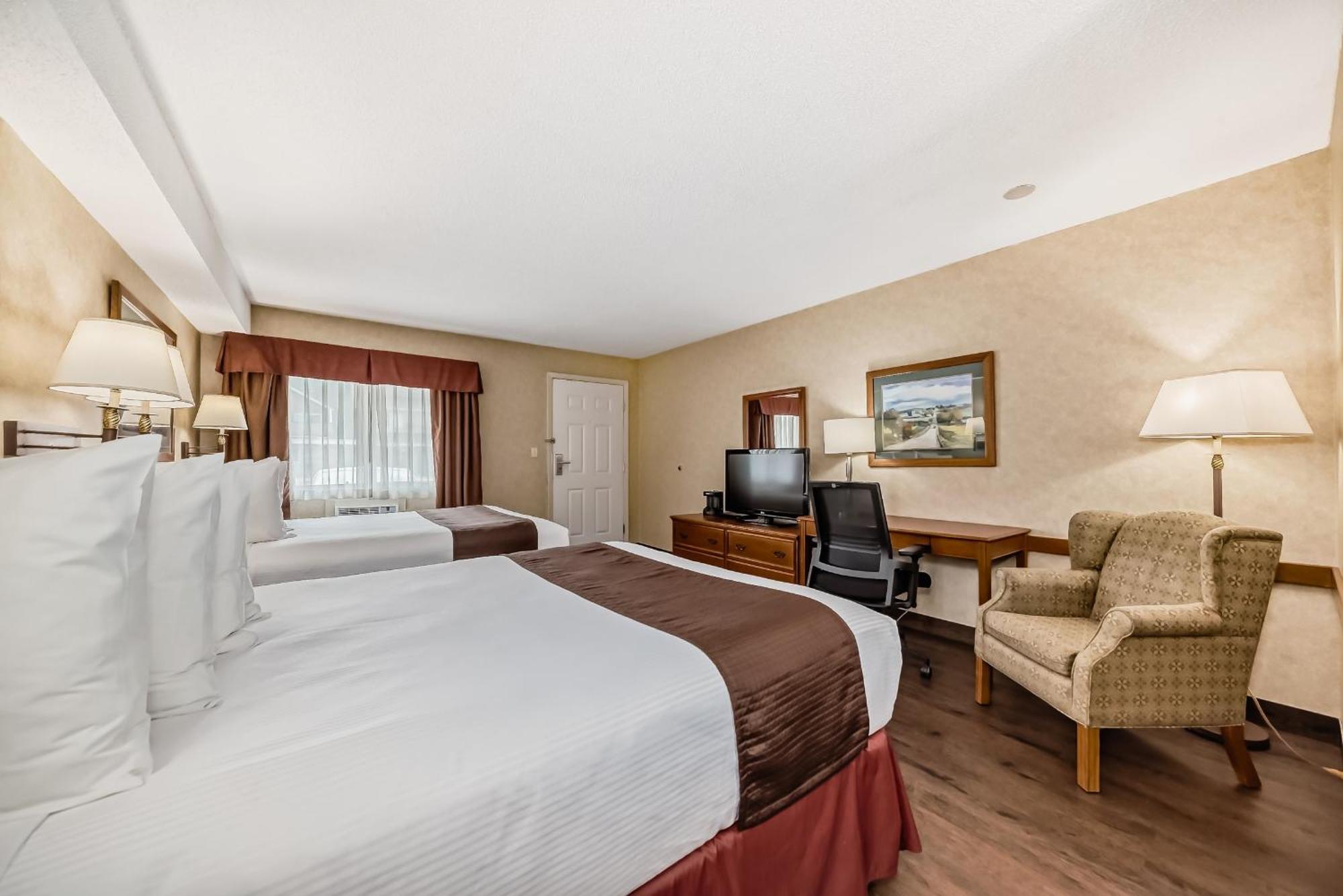 Stony Plain Inn & Suites Екстериор снимка