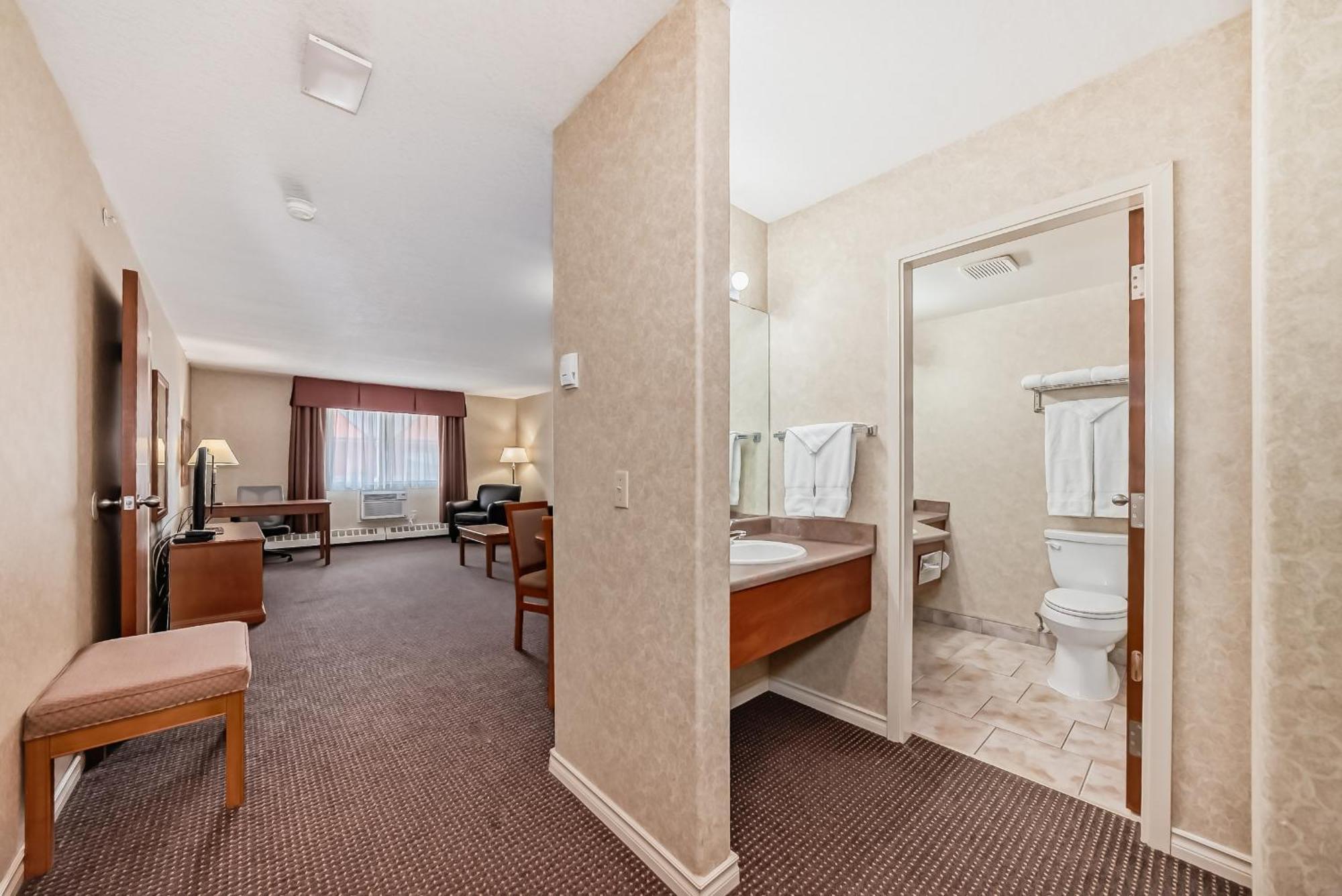 Stony Plain Inn & Suites Екстериор снимка
