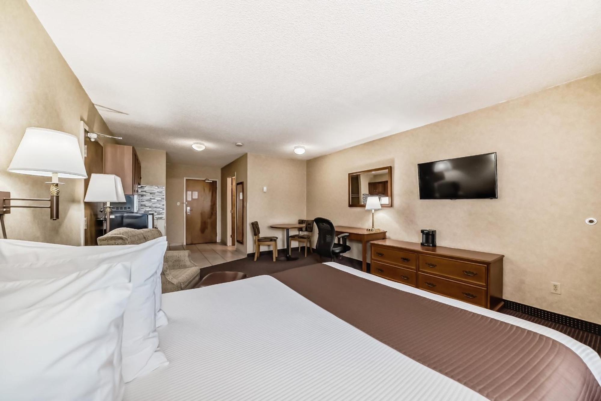 Stony Plain Inn & Suites Екстериор снимка