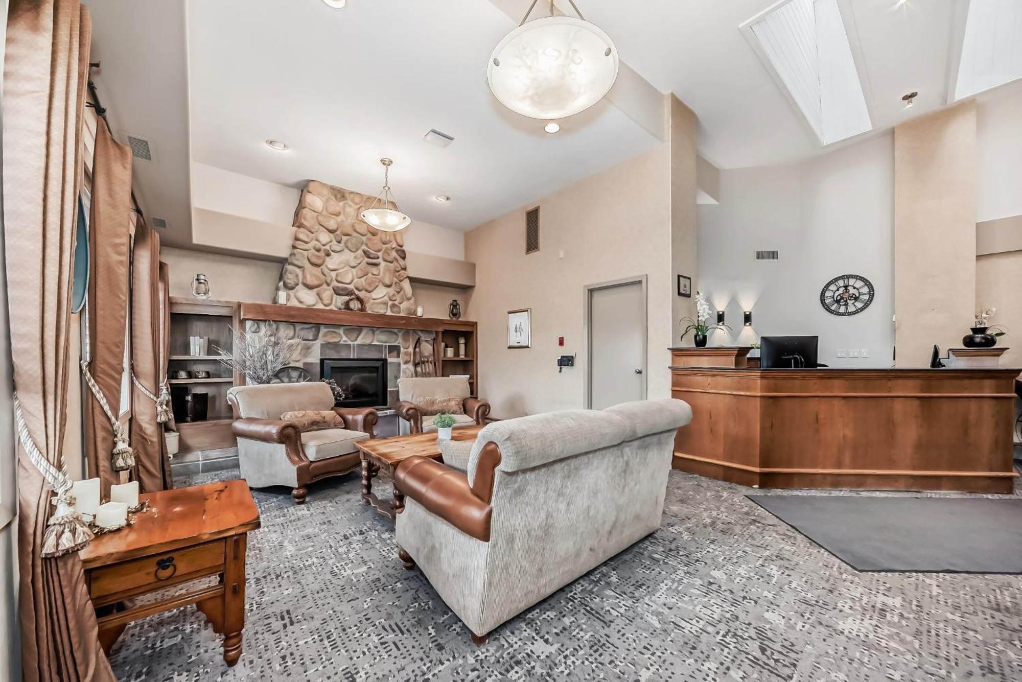 Stony Plain Inn & Suites Екстериор снимка